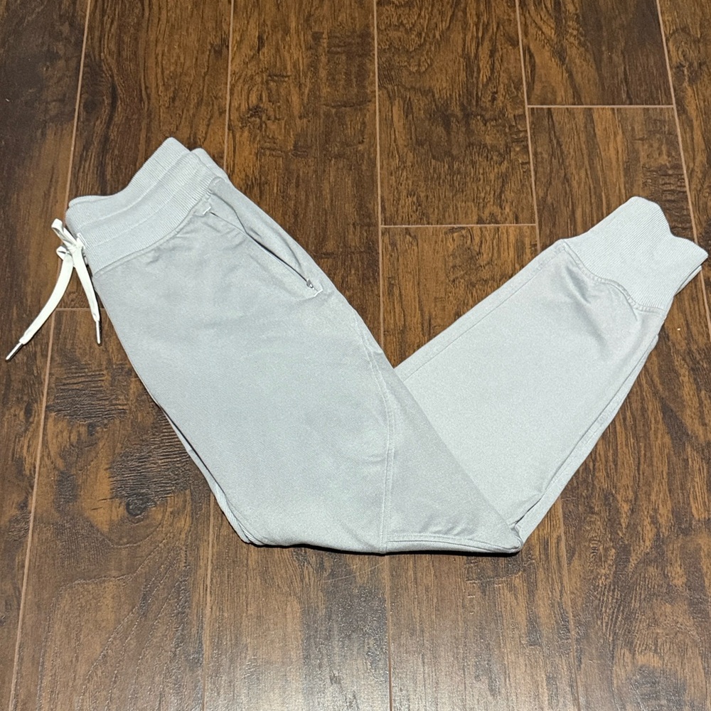 Lululemon Metro Mile Soft Gray Joggers. Like new